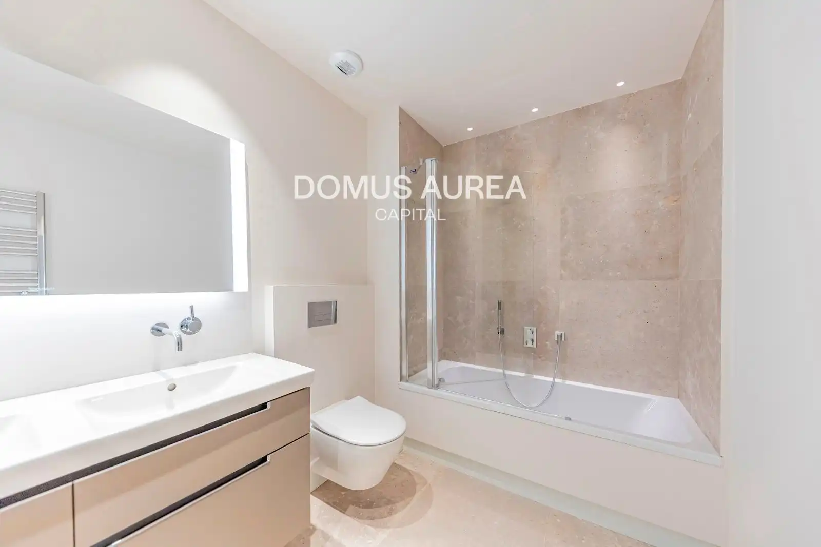 Appartement avec balcon à louer à Fernando VI, imagen 11