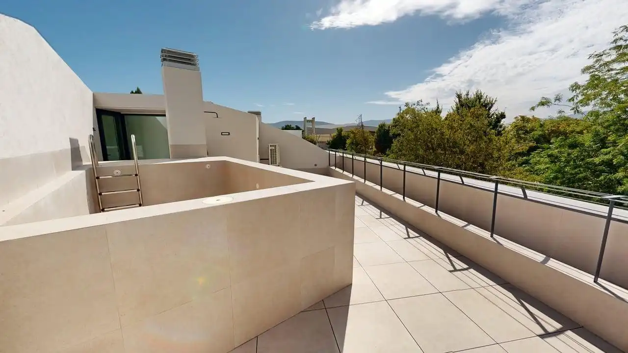 Duplex con piscina in vendita a Alameda de Adolfo Suárez