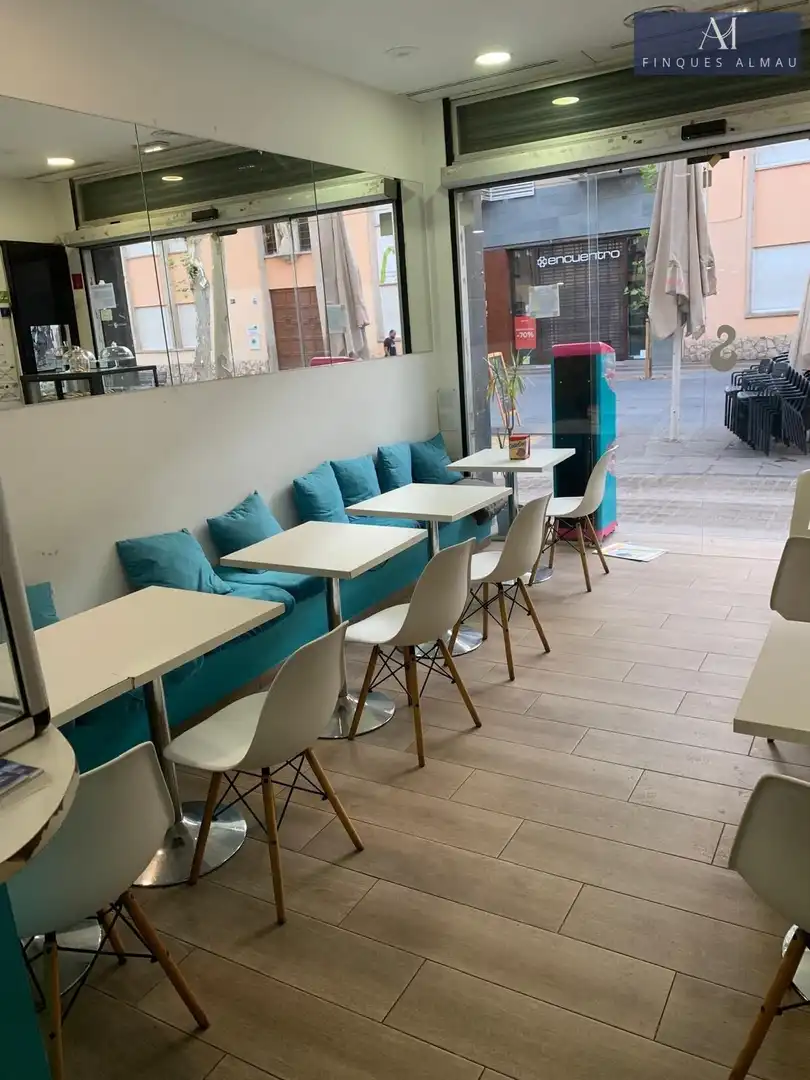 Local de alquiler en Vilanova i la Geltrú con Aire acondicionado y Amueblado