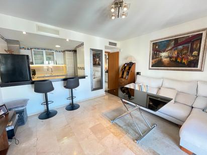 Living room of Apartment for sale in Castilleja de la Cuesta  with Air Conditioner and Balcony
