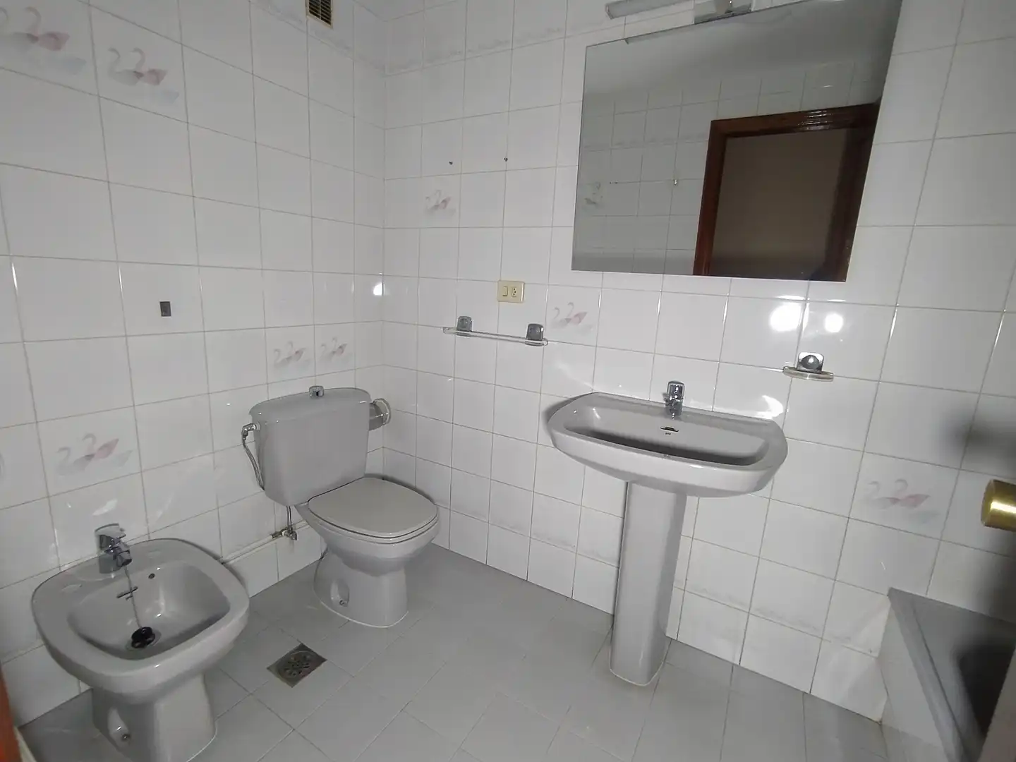 Baño de Piso de alquiler en Vigo  con Calefacción, Parquet y Horno