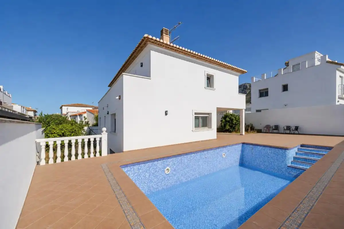 Piscina de Casa o chalet en venta en Dénia con Aire acondicionado y Calefacción