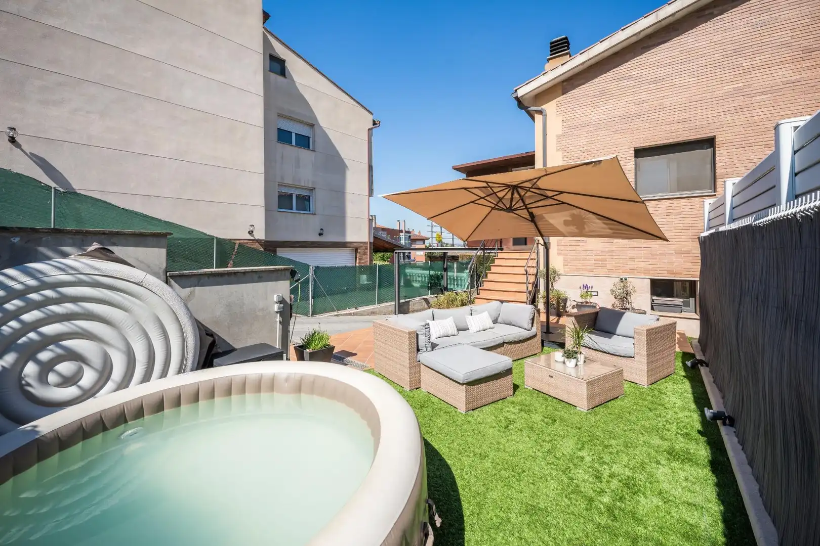 Terraza de Casa o chalet en venta en Montmeló con Calefacción, Terraza y Jacuzzi