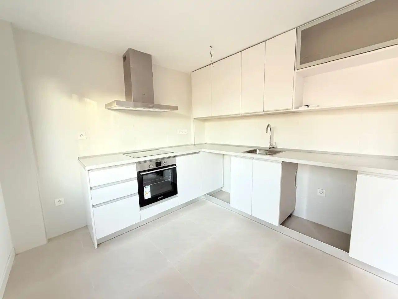 Cocina de Casa adosada en venta en Vélez-Málaga con Jardín privado y Piscina comunitaria
