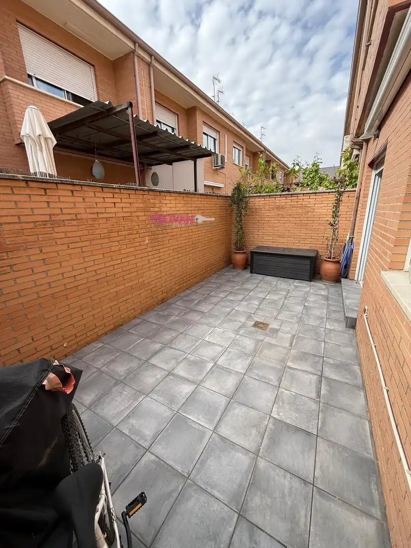 Casa adosada en venta en Ensanche