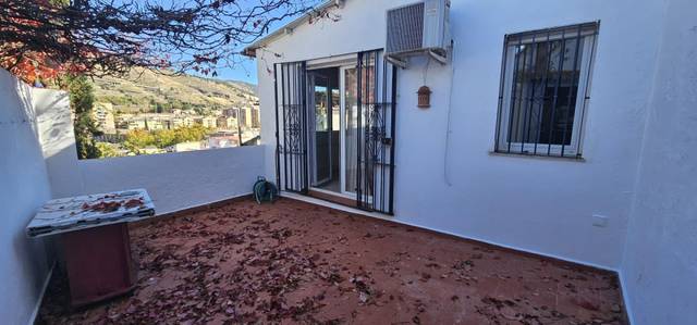 Casa-chalet en Alquiler en  DE VACARES en Bola de Oro