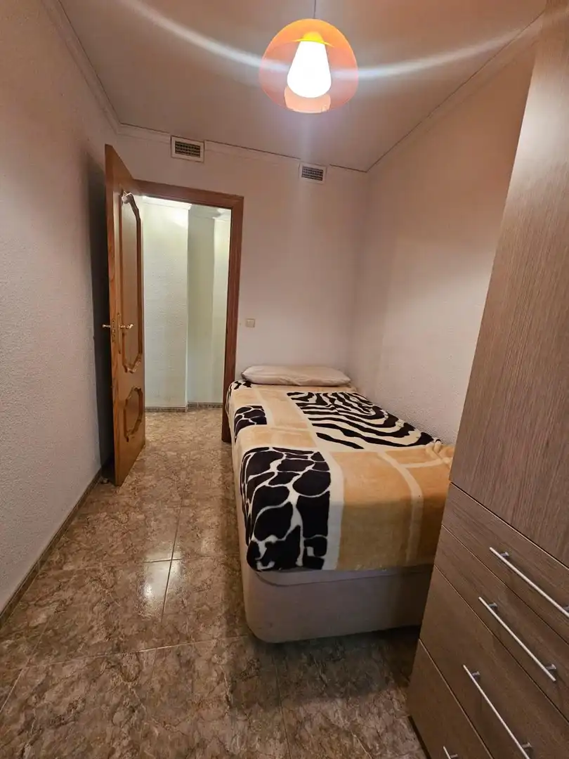 Bedroom of Flat for sale in Valencia  with Air Conditioner, Storage room and Balcony