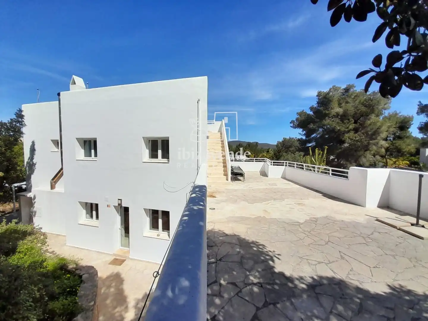 Vista exterior de Casa o xalet en venda en Santa Eulària des Riu amb Aire condicionat, Calefacció i Piscina