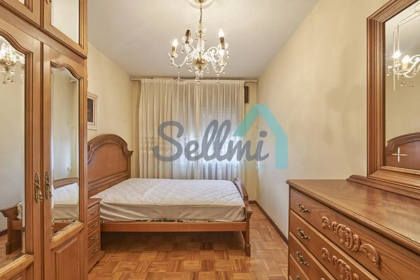Schlafzimmer von Wohnung zum Verkauf in Aller mit Parkett, Abstellraum und Möbliert