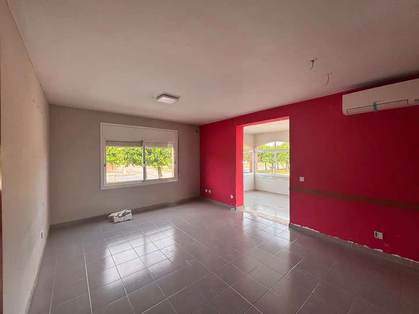 Sala d'estar de Casa adosada en venda en Campllong amb Aire condicionat i Terrassa