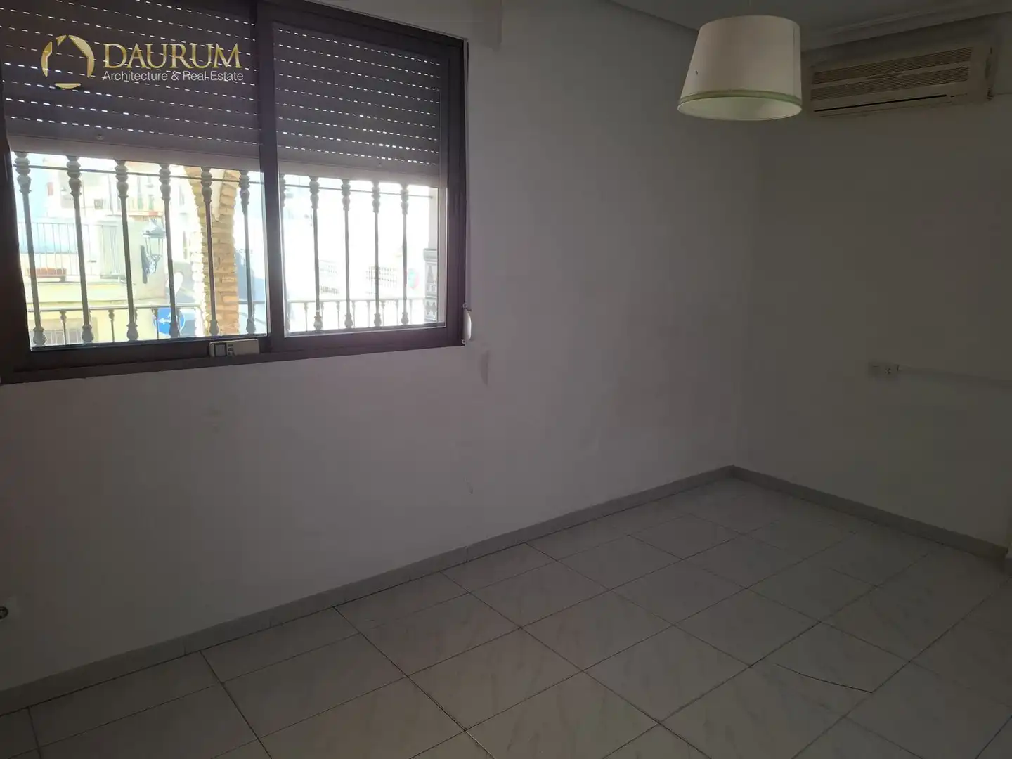 Dormitori de Casa o xalet en venda en Tomares amb Aire condicionat, Calefacció i Terrassa