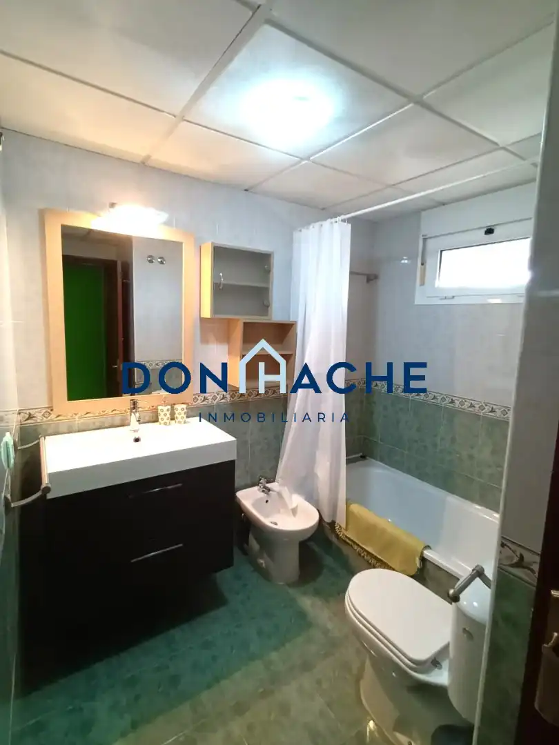 Bathroom of Flat for sale in Mérida  with Air Conditioner, Parquet flooring and Terrace