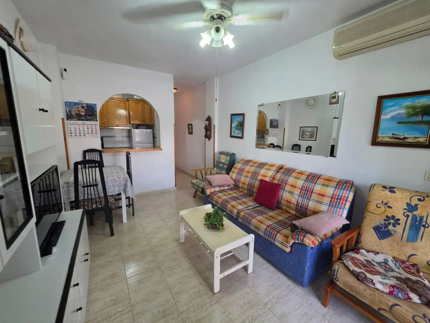 Wohnzimmer von Wohnung zum Verkauf in Guardamar del Segura mit Klimaanlage und Möbliert