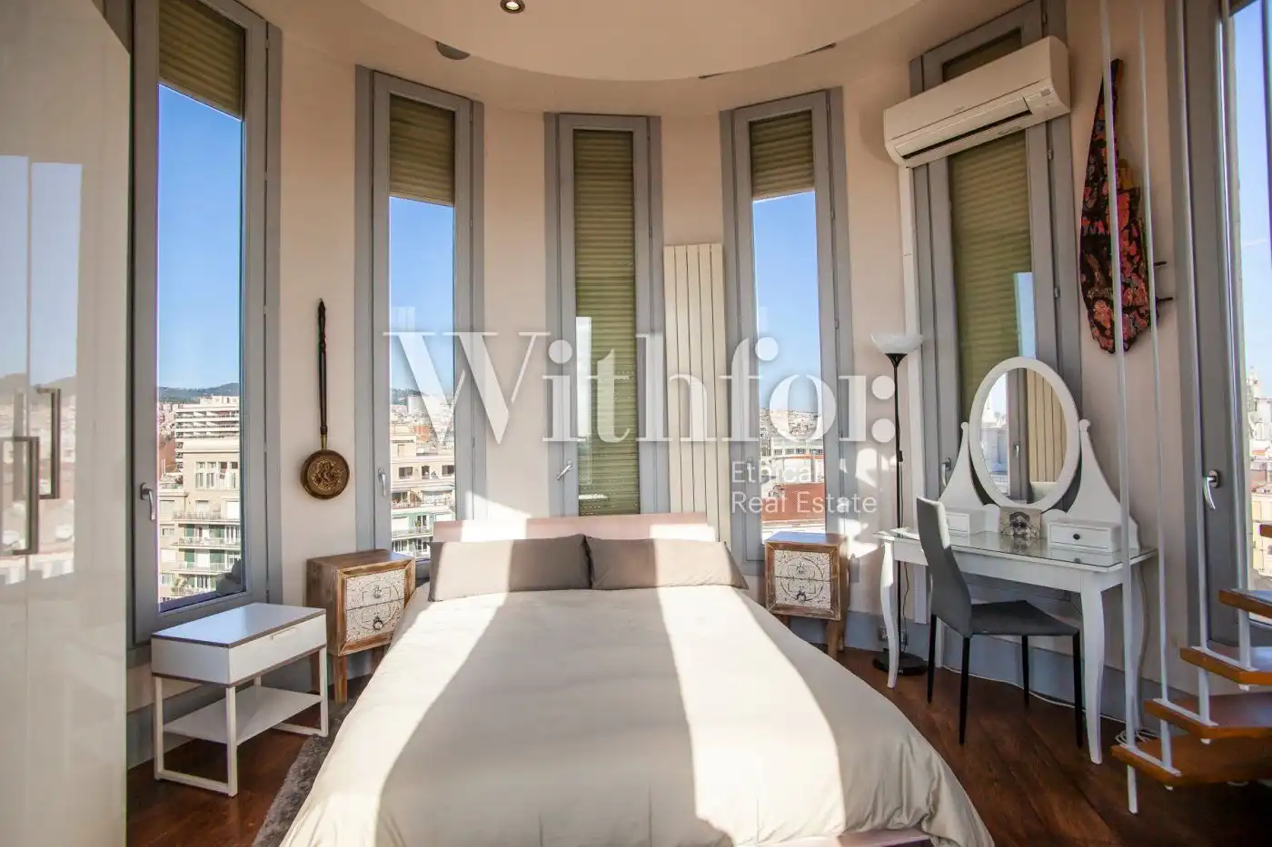 Habitación de Ático en venta en Barcelona con Aire acondicionado, Calefacción y Parquet