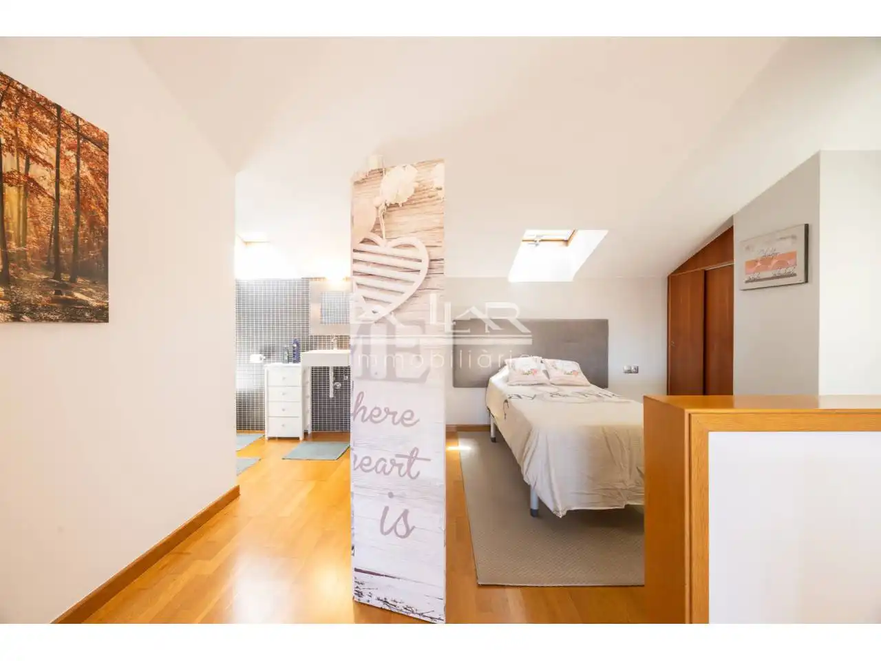 Schlafzimmer von Dachboden zum Verkauf in Vic mit Klimaanlage, Heizung und Parkett