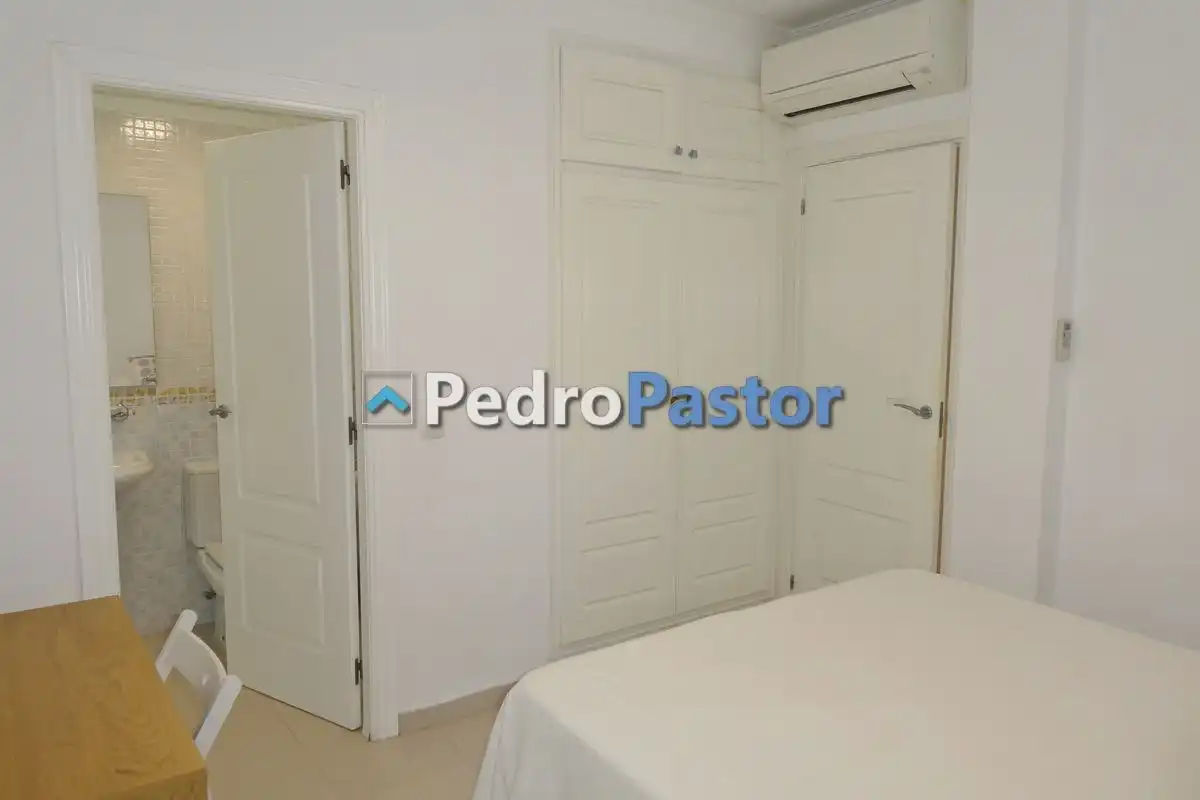 Habitación de Apartamento en venta en Dénia con Aire acondicionado, Calefacción y Jardín privado