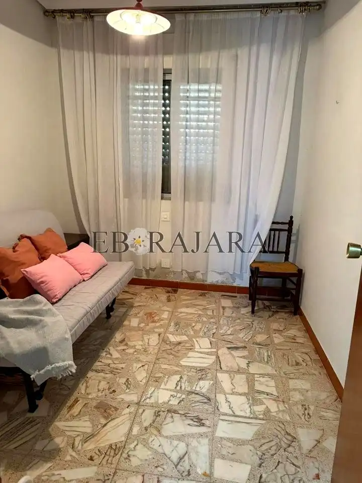 Dormitori de Casa o xalet en venda en Cervera de los Montes amb Aire condicionat, Jardí privat i Terrassa