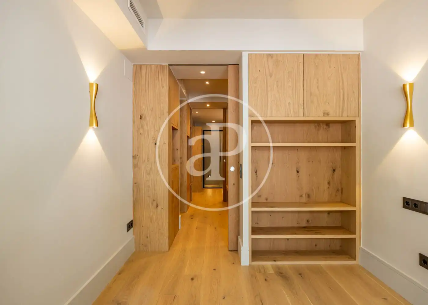 Wohnung zum Verkauf in Barcelona mit Klimaanlage und Heizung