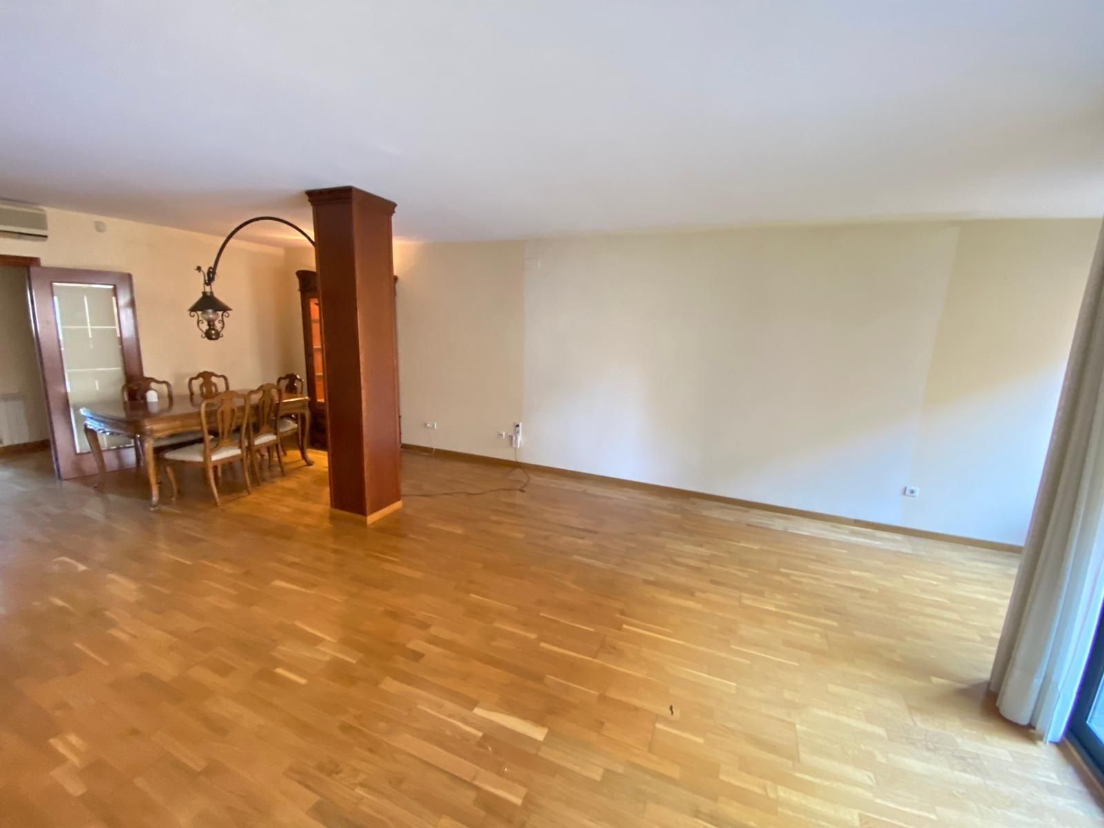 Living room of Flat for sale in Sabadell  with Heating, Parquet flooring and Balcony