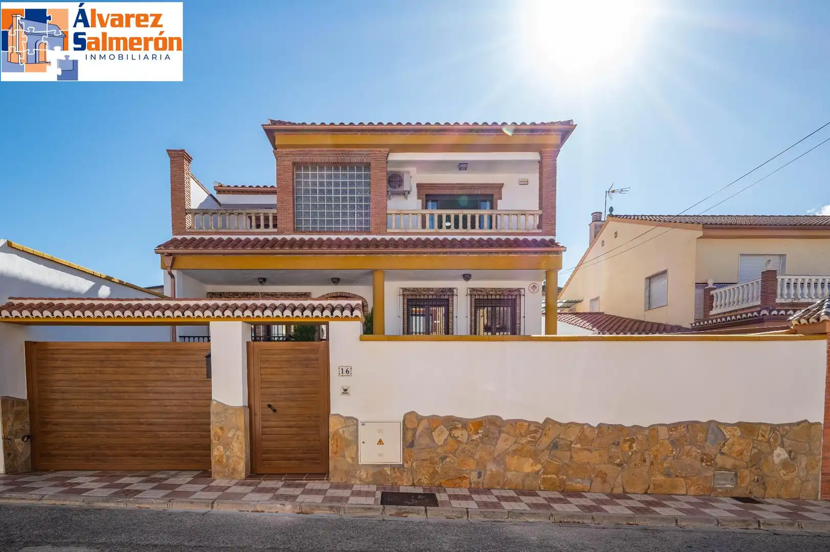Vista exterior de Casa o xalet en venda en Albolote amb Aire condicionat, Calefacció i Terrassa