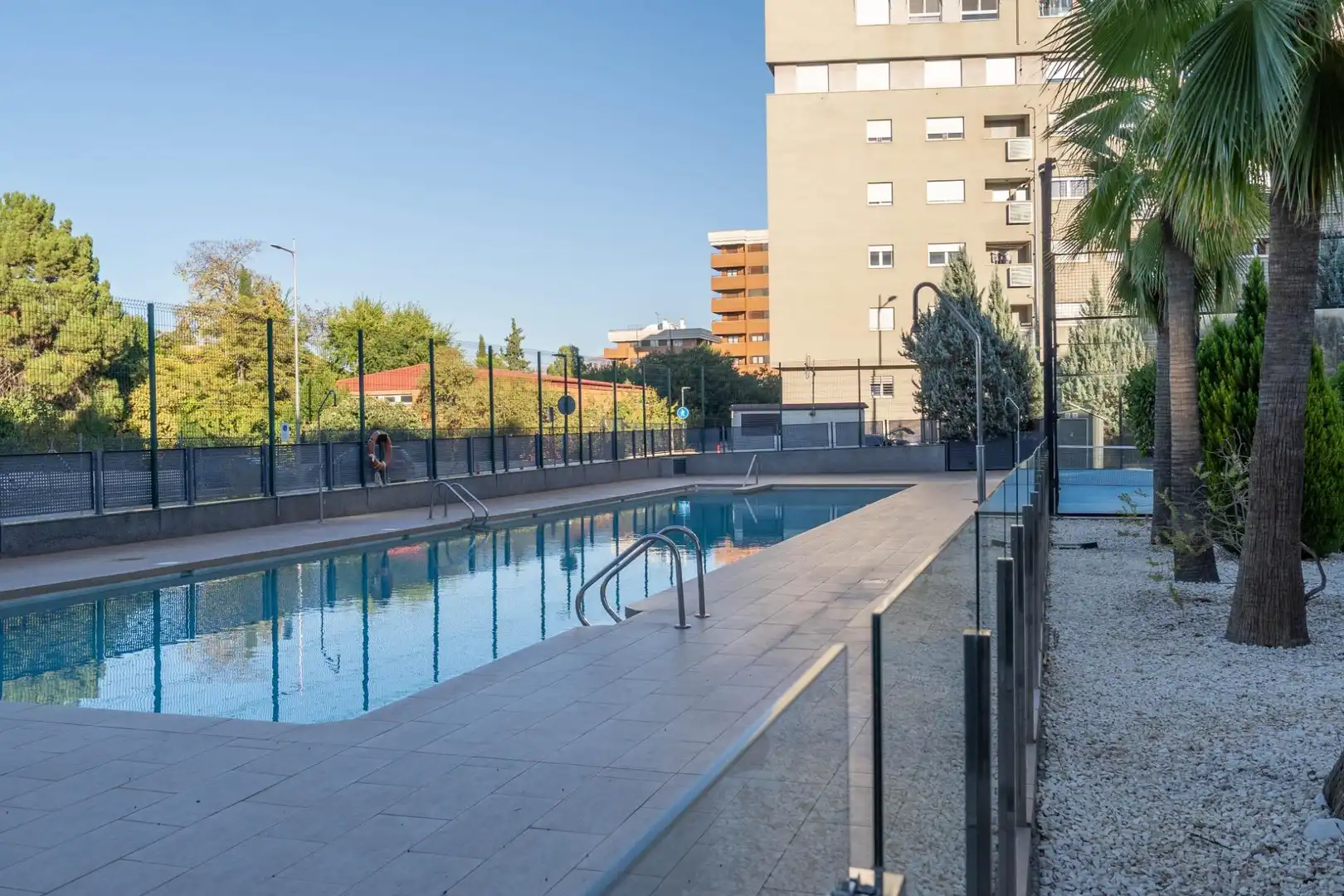 Piscina de Apartament en venda en Zaidín