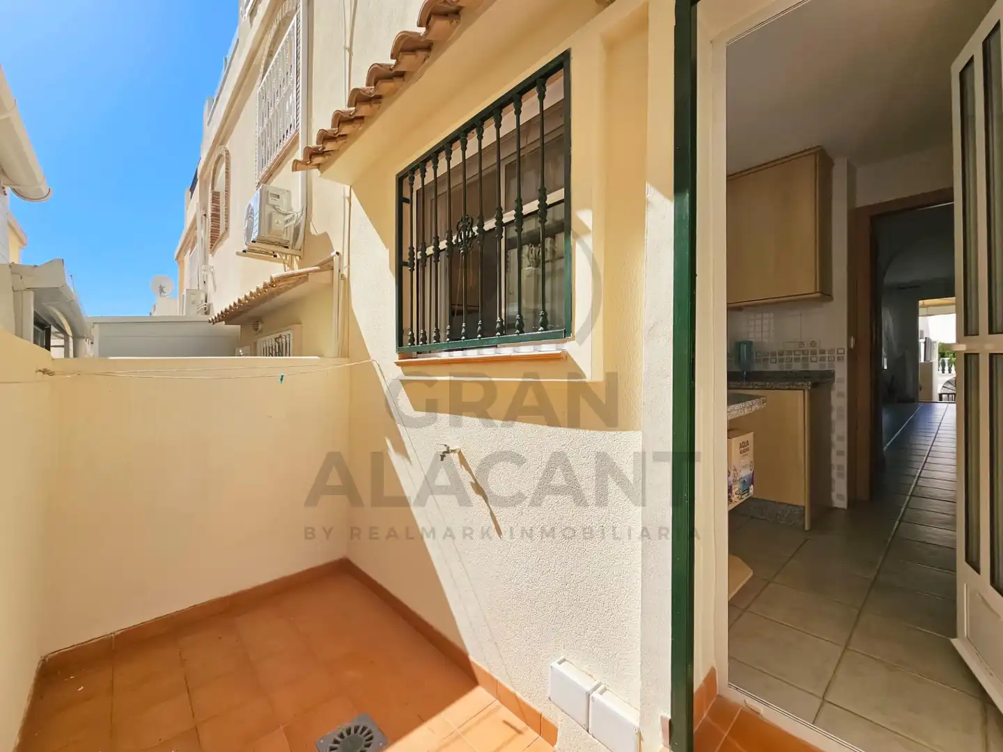 Vista exterior de Casa o chalet en venta en Santa Pola con Jardín privado, Terraza y Trastero