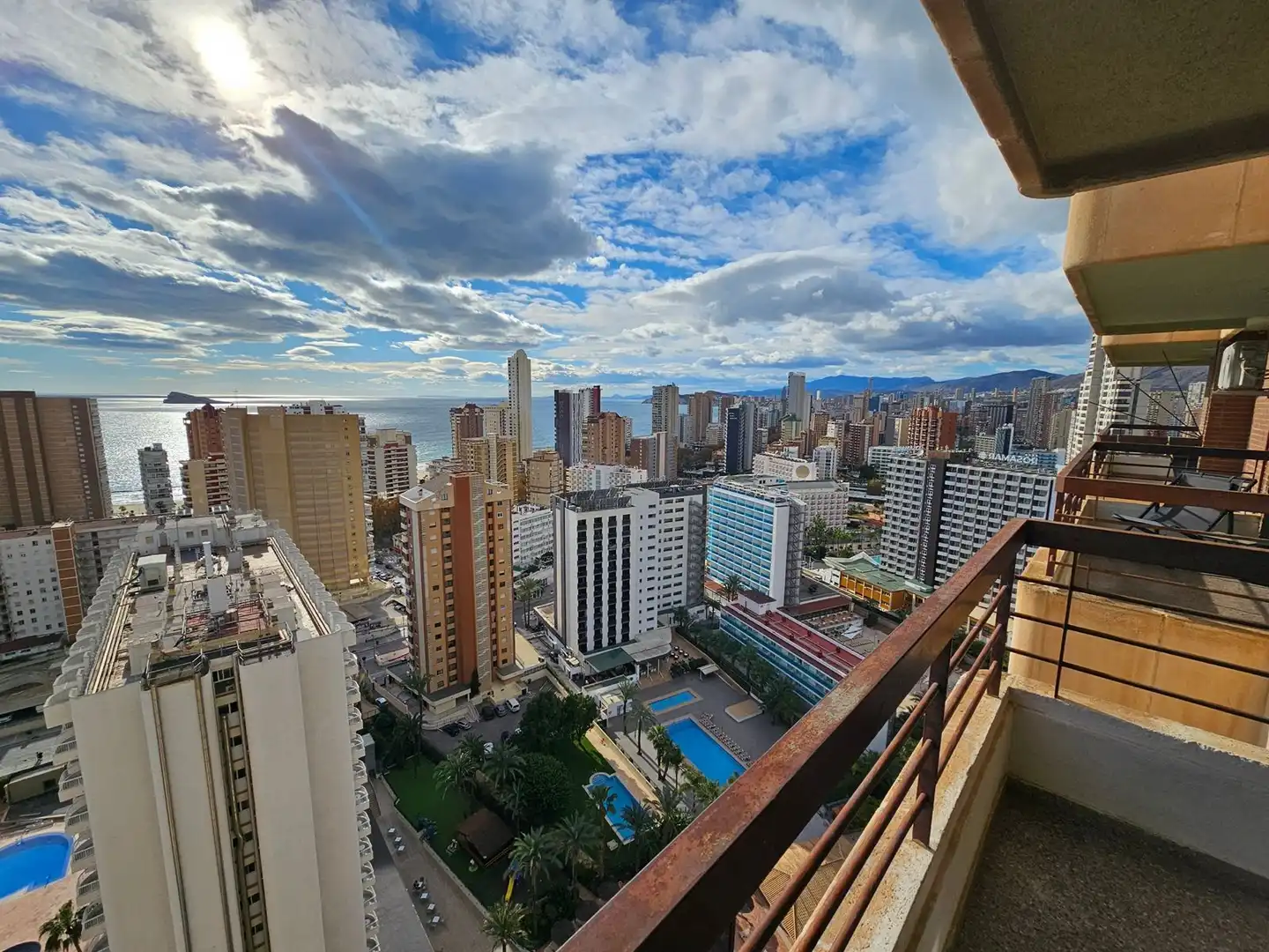 Außenansicht von Wohnung zur Miete in Benidorm mit Klimaanlage, Heizung und Terrasse