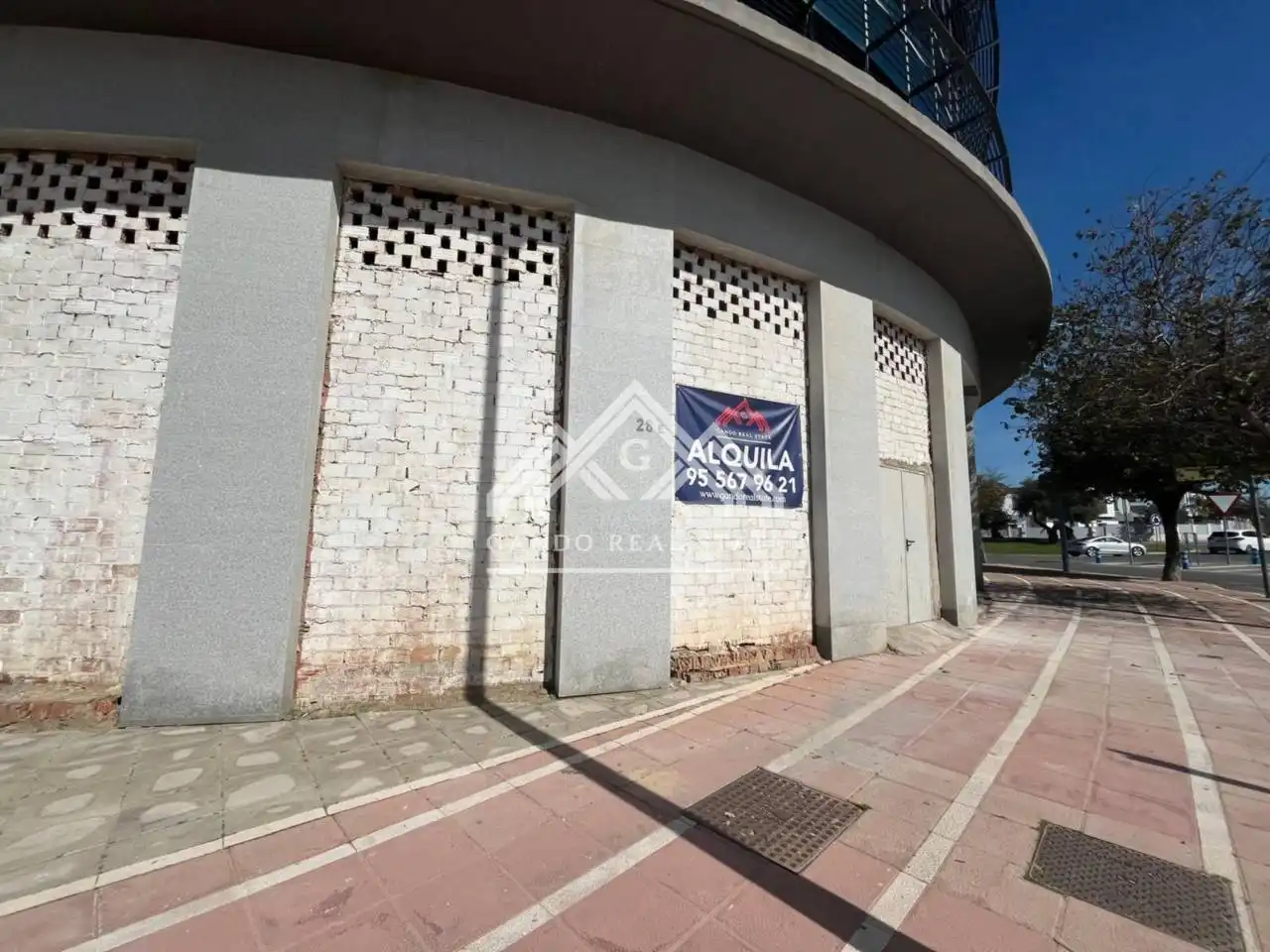 Exterior view of Commercial properties for rent in Dos Hermanas