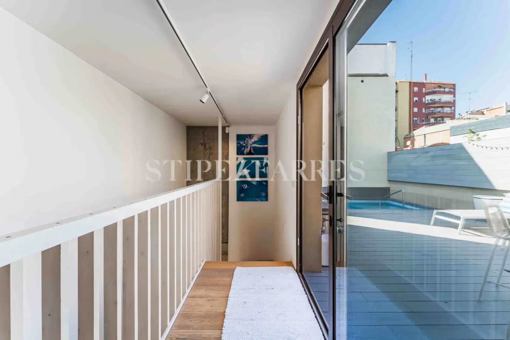 Vista exterior de Casa adosada en venta en Barcelona con Aire acondicionado, Calefacción y Jardín privado