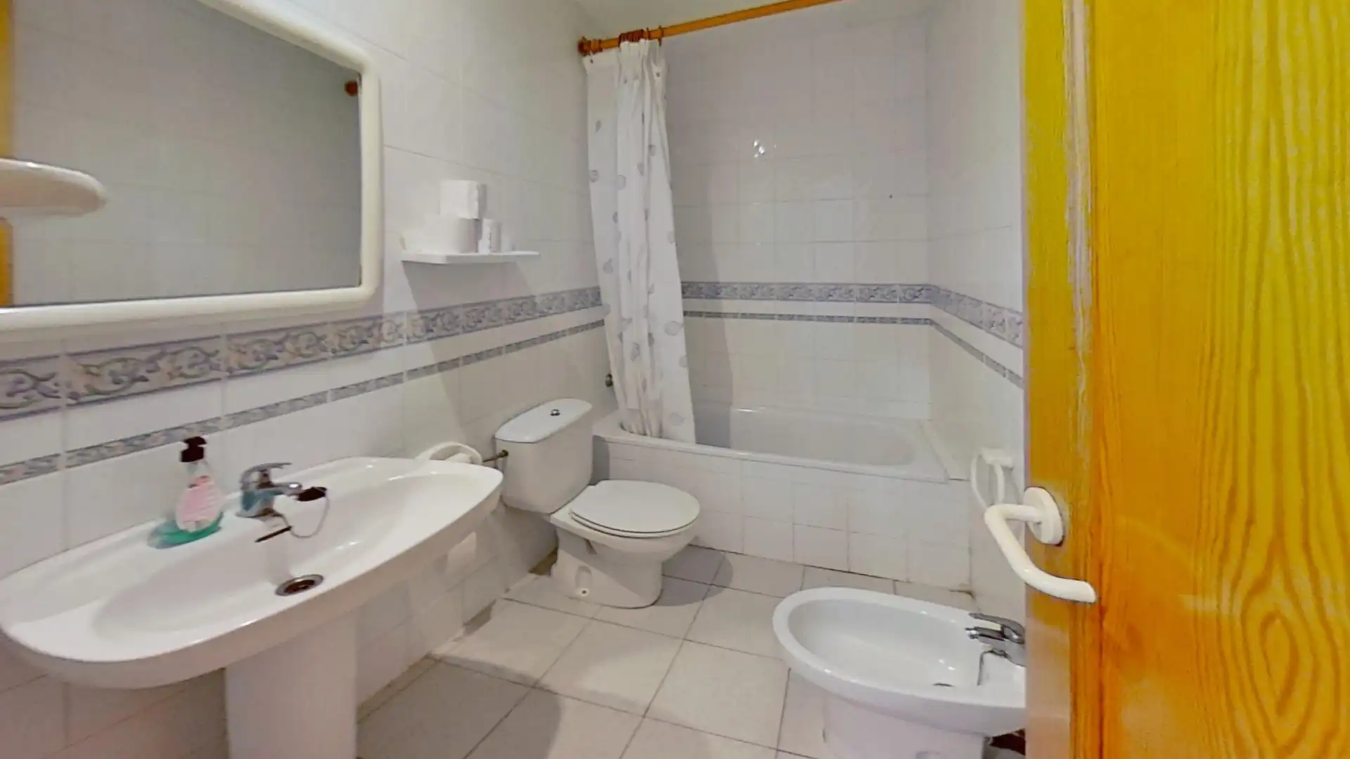 Badezimmer von Wohnungen zum Verkauf in Vinaròs mit Privatgarten, Terrasse und Möbliert