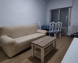 Living room of Flat to rent in Salamanca Capital  with Heating, Furnished and Oven