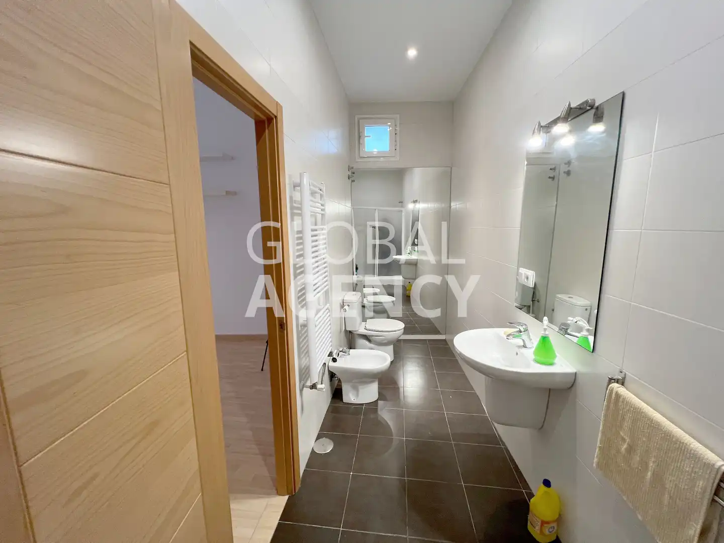 Bathroom of Duplexes for sale in Madrid  with Heating, Oven and Washing machine