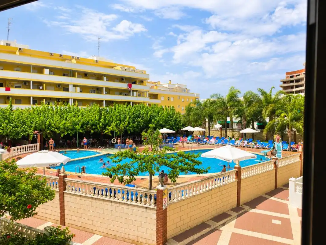 Piscina de Casa adosada en venda en Peñíscola / Peníscola amb Aire condicionat, Calefacció i Terrassa
