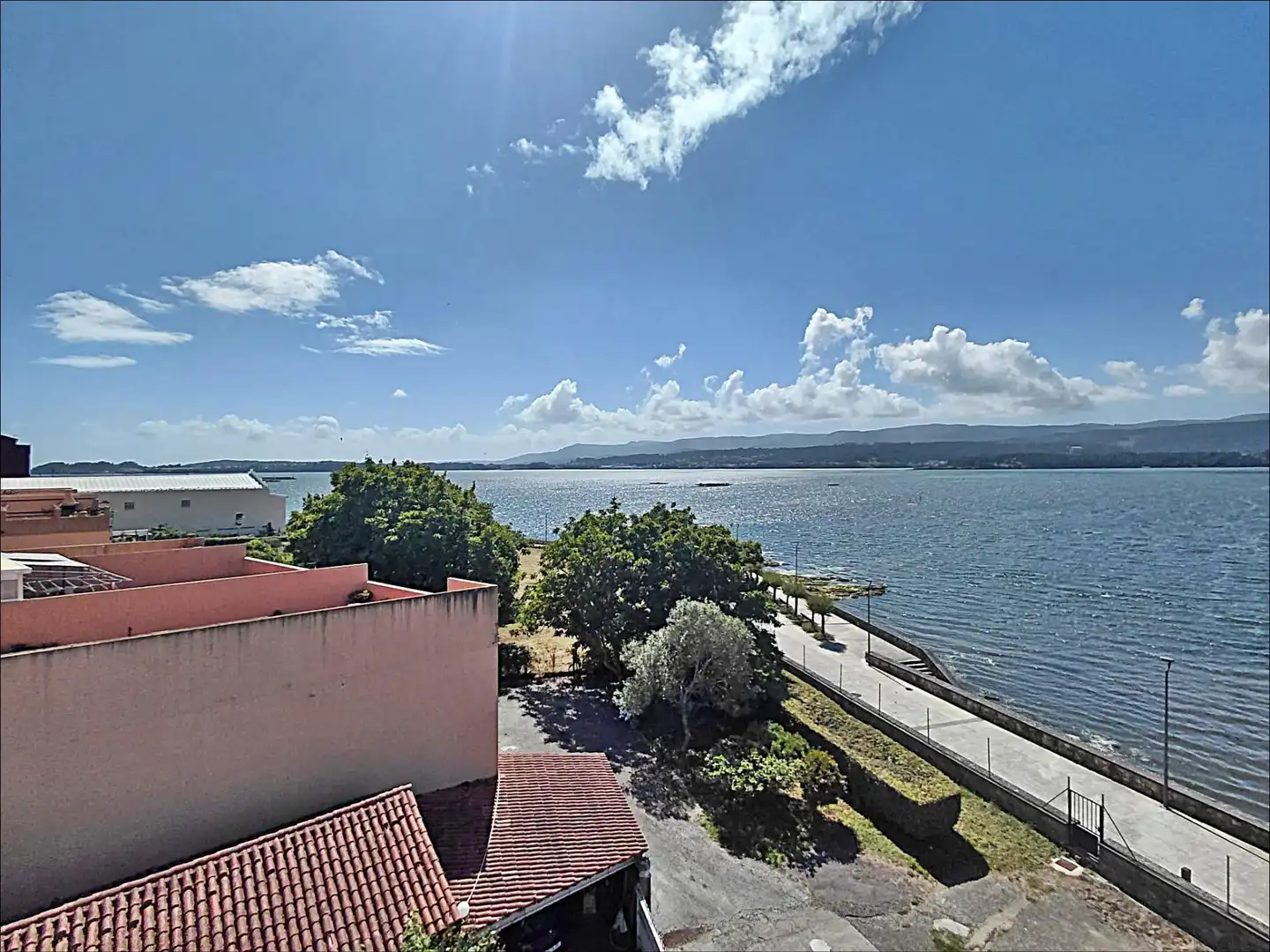 Vista exterior de Piso en venta en Rianxo con Terraza y Amueblado