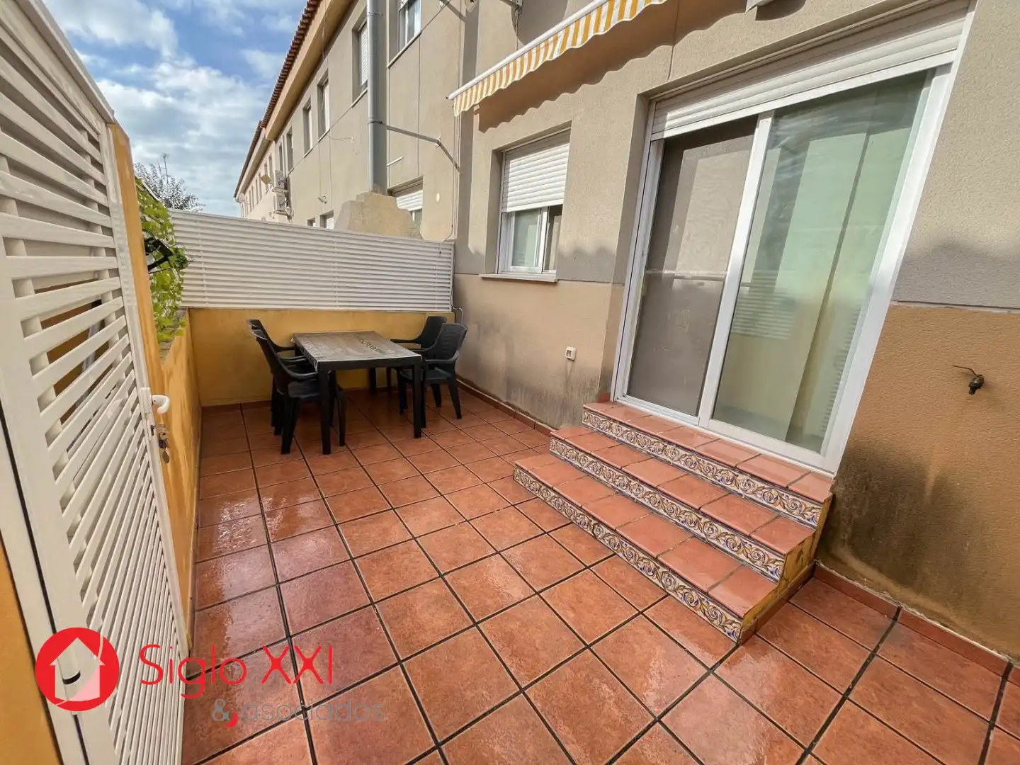 Terrasse von Einfamilien-Reihenhaus zum Verkauf in Almazora / Almassora mit Klimaanlage, Heizung und Terrasse