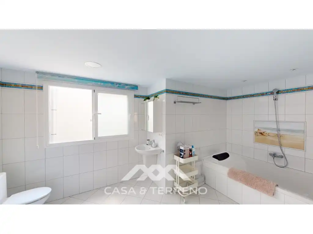 Bany de Casa o xalet en venda en Vélez-Málaga amb Aire condicionat, Jardí privat i Terrassa