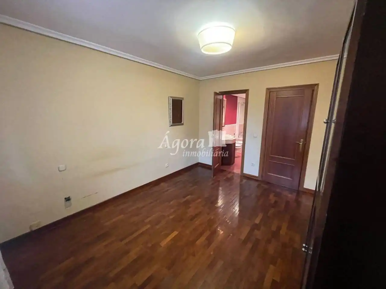 Habitación de Dúplex en venta en Valladolid con Calefacción, Parquet y Terraza