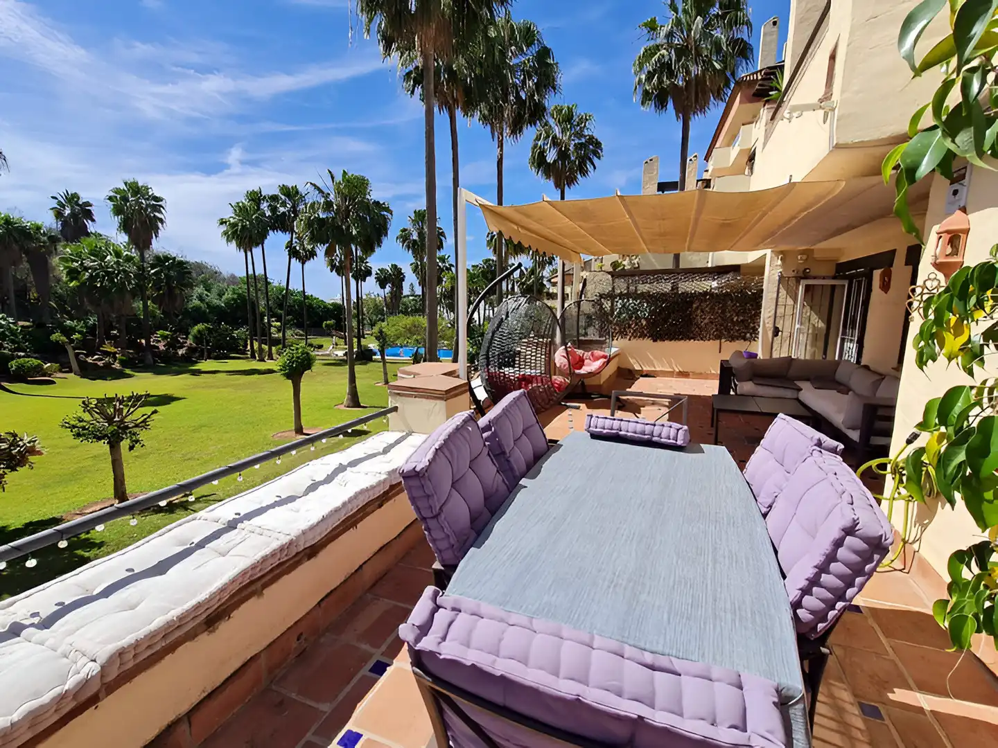 Apartment with pool for sale in Milla de Oro