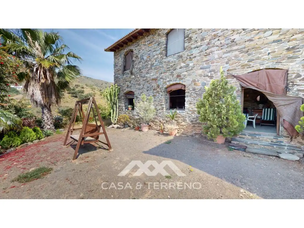 Vista exterior de Casa o xalet en venda en Moclinejo amb Piscina