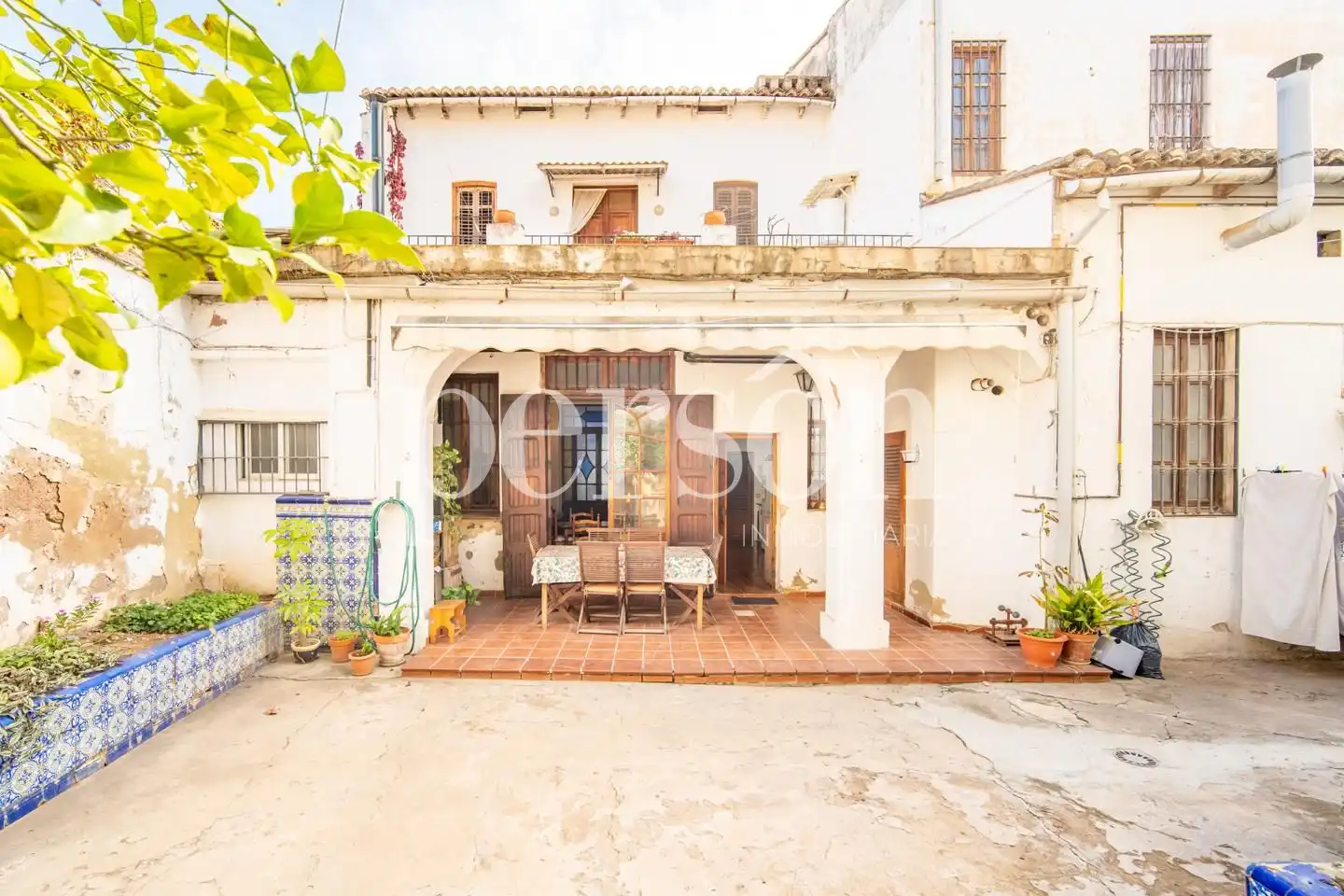 Vista exterior de Casa o xalet en venda en Rocafort amb Aire condicionat, Jardí privat i Terrassa
