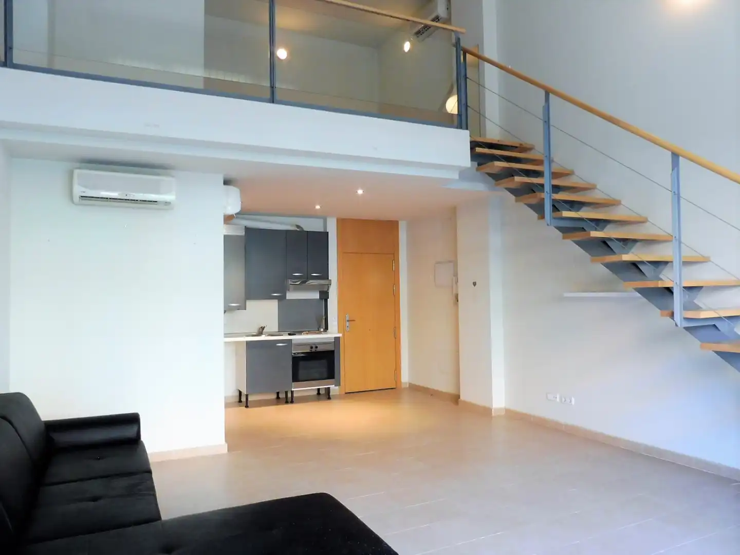 Maisonette zum Verkauf in Alcorcón mit Klimaanlage, Terrasse und Abstellraum