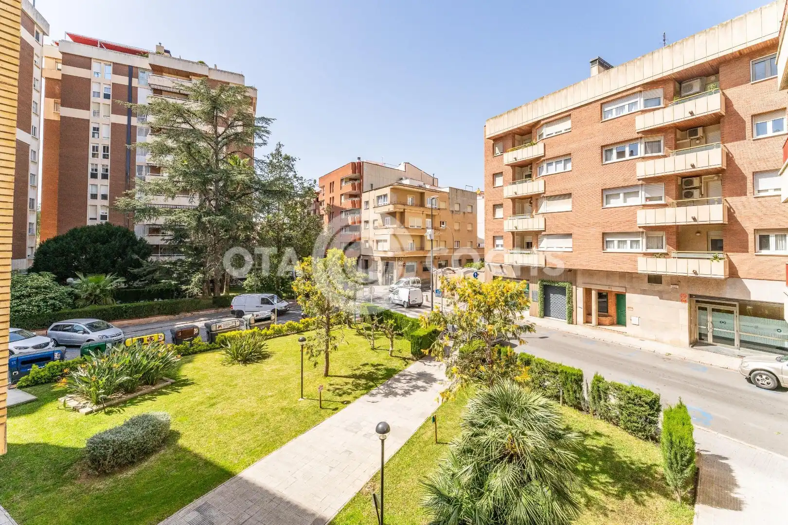 Vista exterior de Pis en venda en Reus amb Terrassa i Balcó