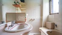 Bathroom of Single-family semi-detached for sale in Majadahonda  with Swimming Pool