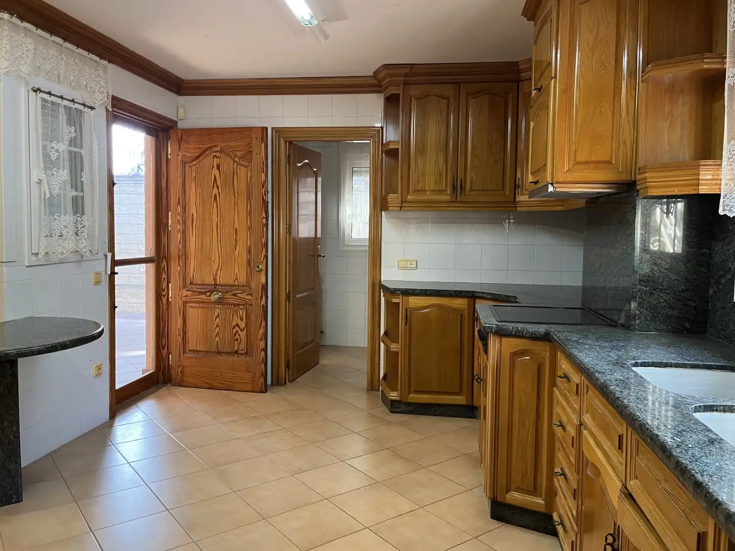 Cuina de Casa o xalet en venda en Ontinyent amb Aire condicionat, Calefacció i Jardí privat