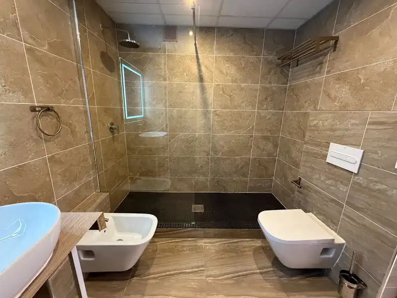 Baño de Piso en venta en Torrevieja con Terraza, Amueblado y TV