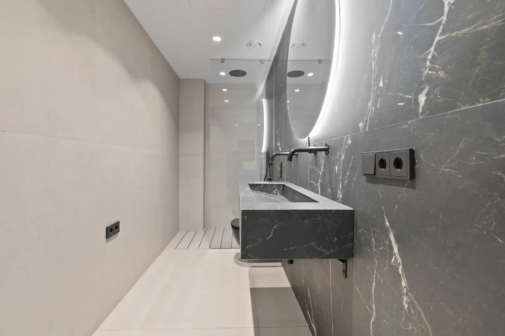 Bathroom of Duplexes for sale in Estepona  with Air Conditioner, Terrace and Storage room