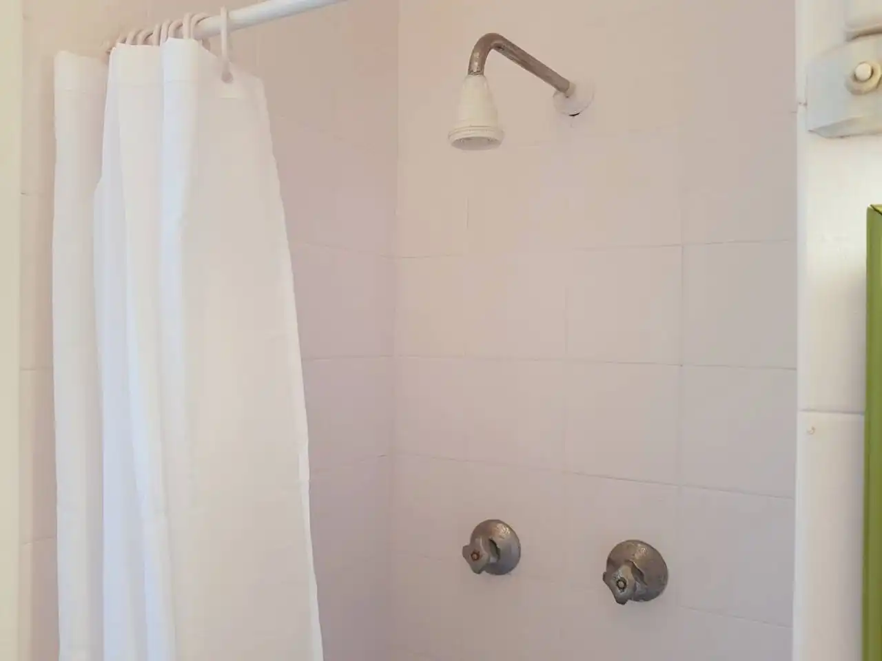 Bathroom of Flat for rent in Vilanova i la Geltrú  with Private garden, Terrace and Furnished