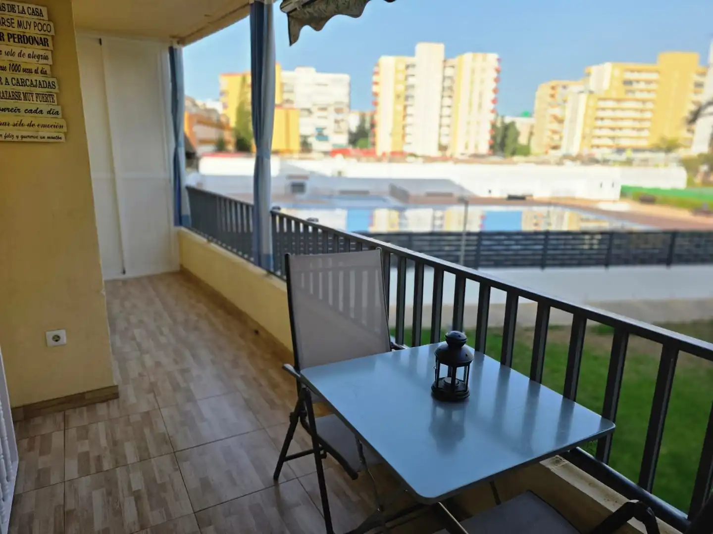 Terraza de Piso en venta en Vélez-Málaga con Aire acondicionado y Piscina comunitaria