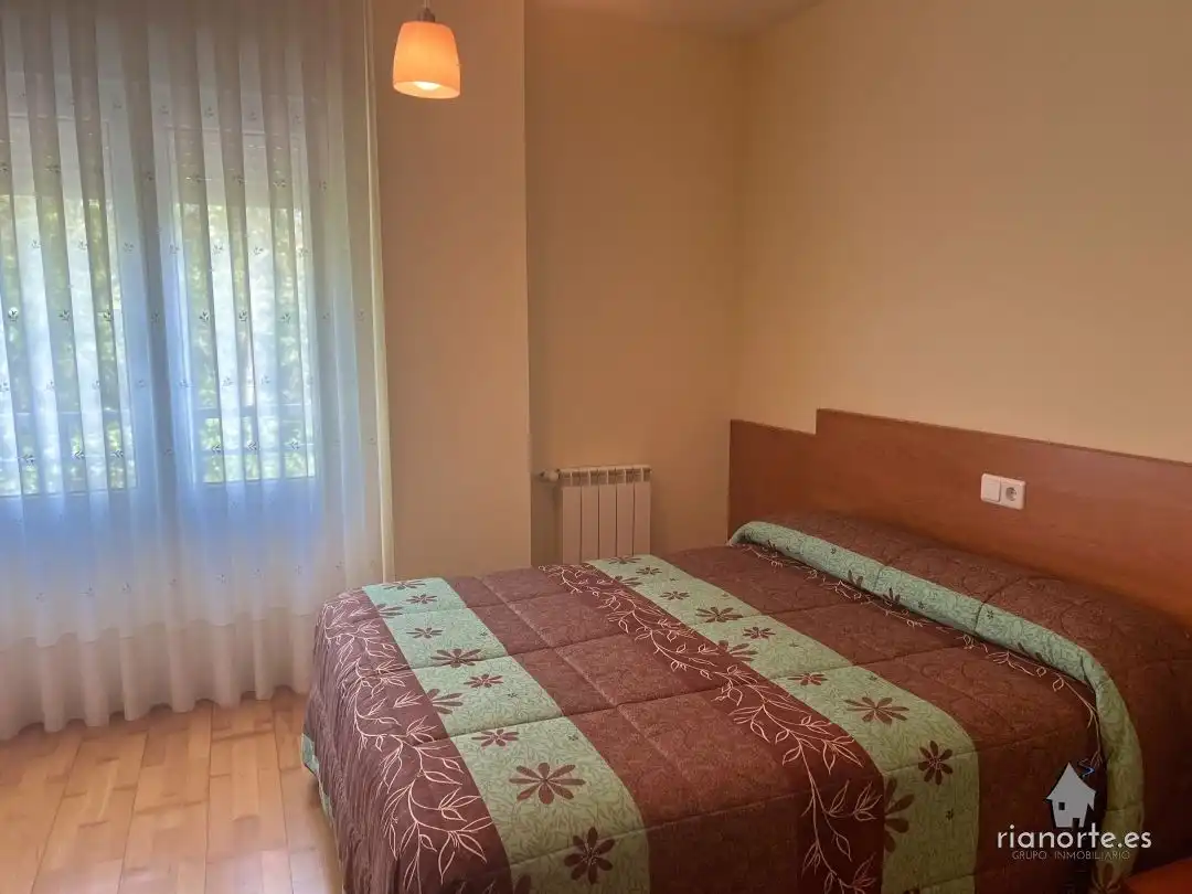 Habitación de Piso en venta en Ribadesella con Calefacción, Parquet y Trastero
