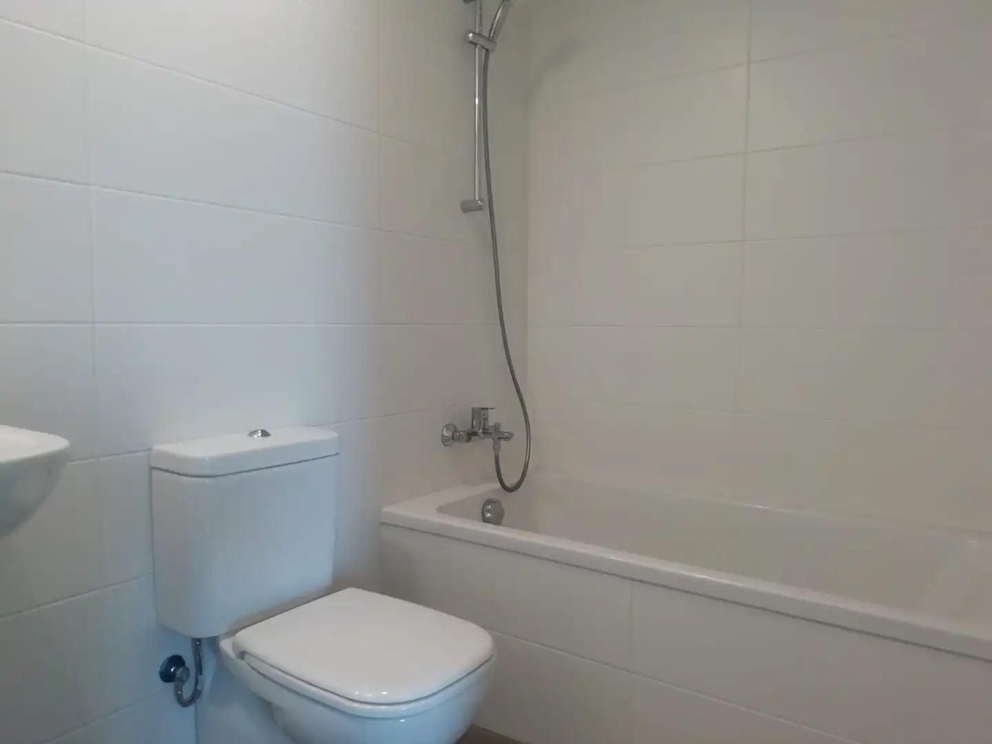 Badezimmer von Wohnung zum Verkauf in Terrassa mit Klimaanlage, Heizung und Parkett